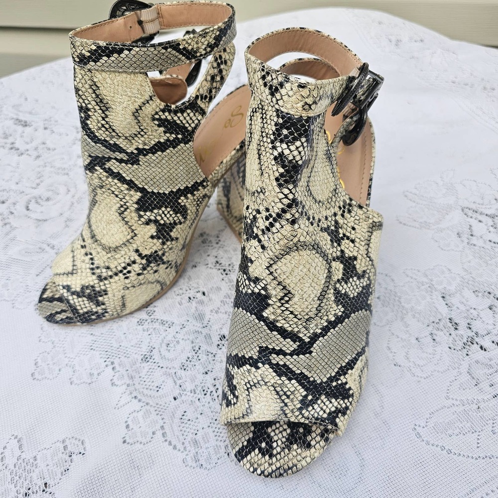 Western Boho-|‎ Be Better Buckle Bootie - Snake Skin Size 8.5